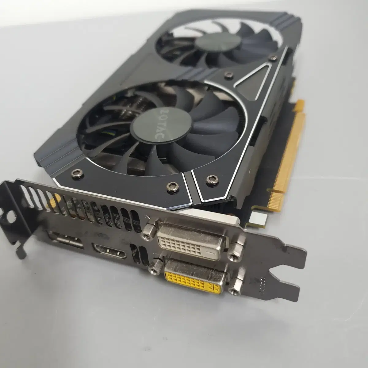 [무료배송] 중고 조텍 GTX960 D5 게이밍 그래픽카드 2GB